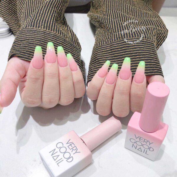 Mẫu nail đẹp nhẹ nhàng ombre hồng xanh