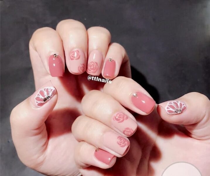 Mẫu nail đơn giản sang trọng màu hồng