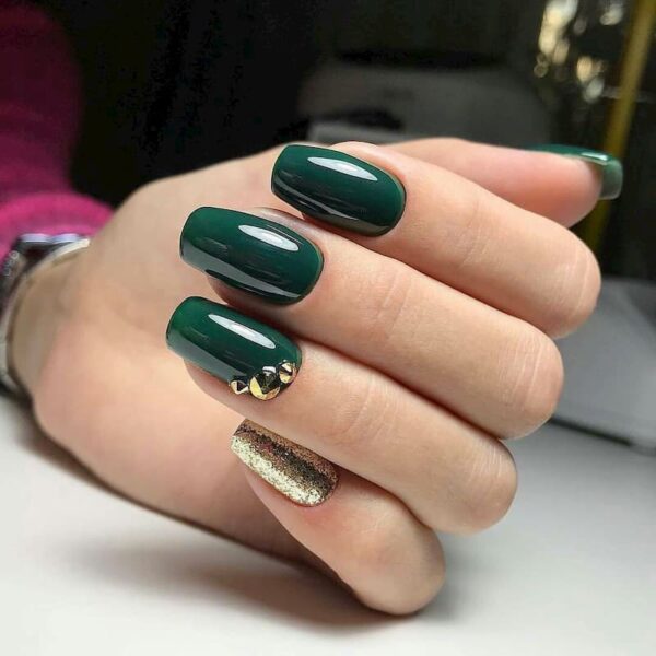 Mẫu nail đơn giản sang trọng xanh phủ bóng