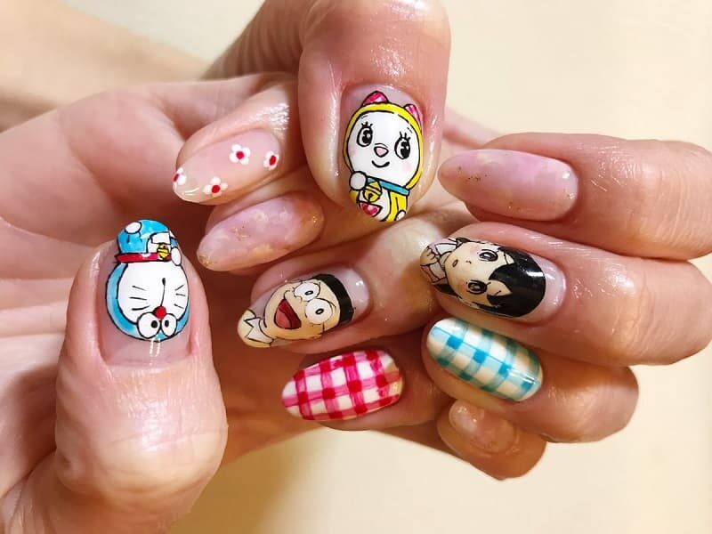 Mẫu nail Doraemon móng ngắn dễ thương