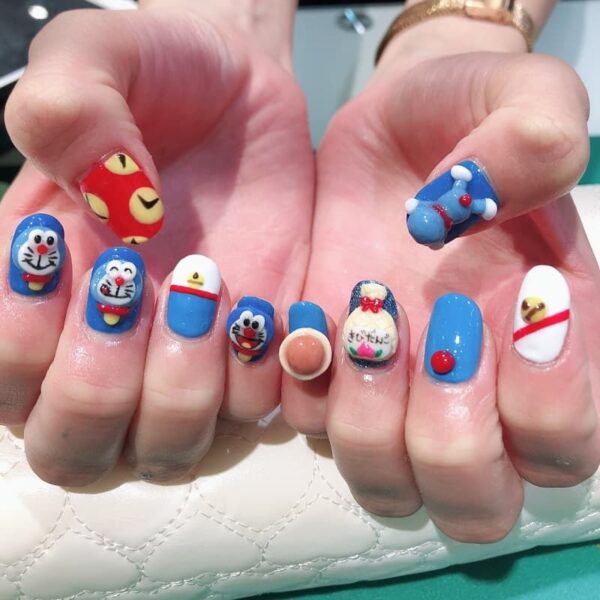 Mẫu nail Doraemon tươi vui