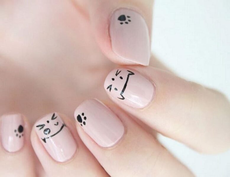 Thiết kế móng tay Hàn Quốc với mèo con