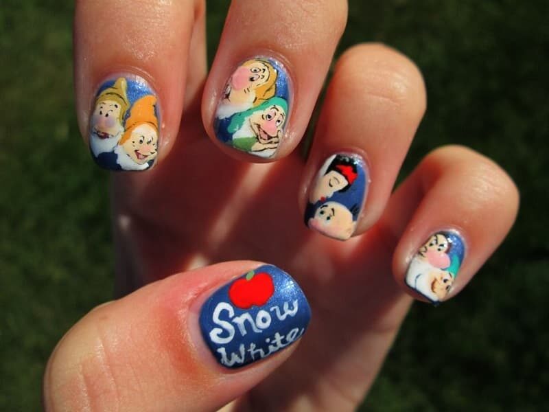 Mẫu nail hoạt hình bạch tuyết