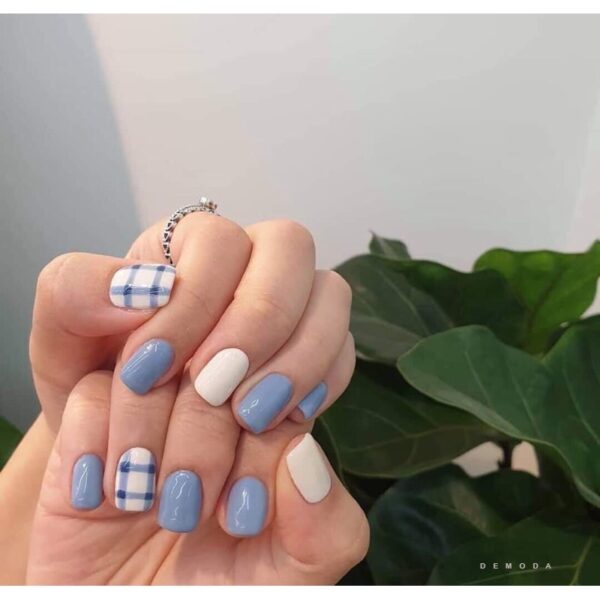 Mẫu nail sọc ca-rô đơn giản