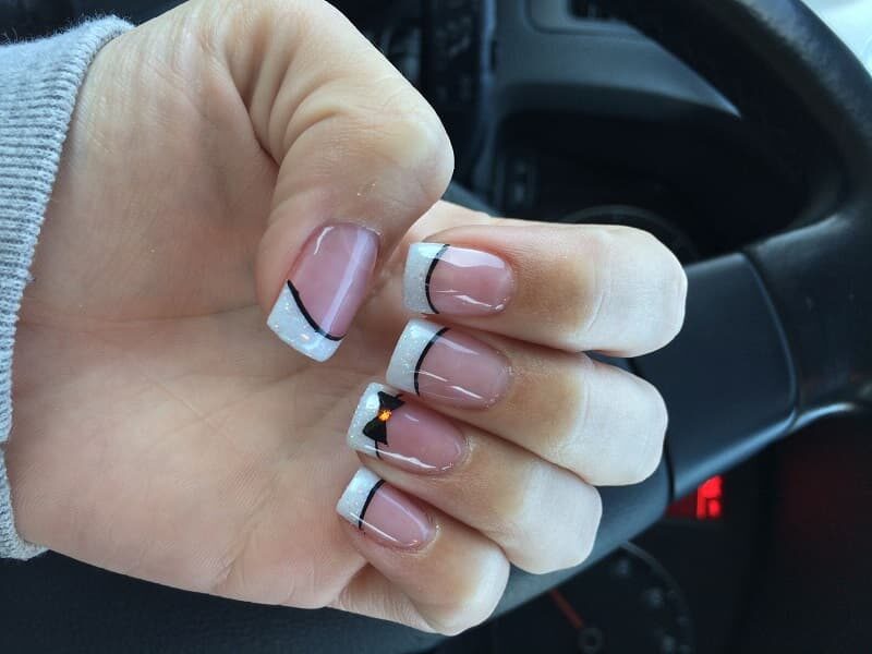 Mẫu nail sọc ôm viền