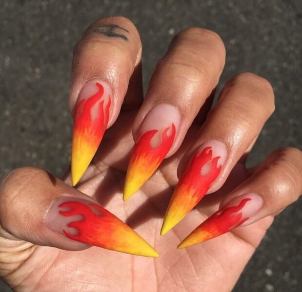 Mẫu nail lửa móng nhọn thu hút