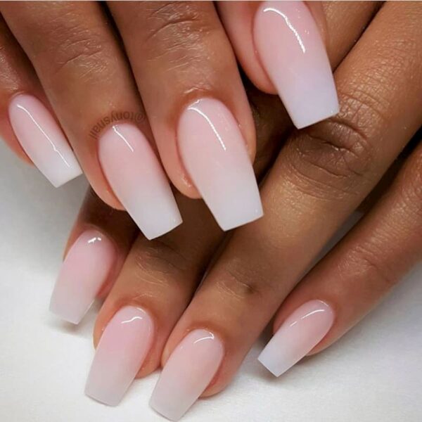 Mẫu nail màu hồng ombre