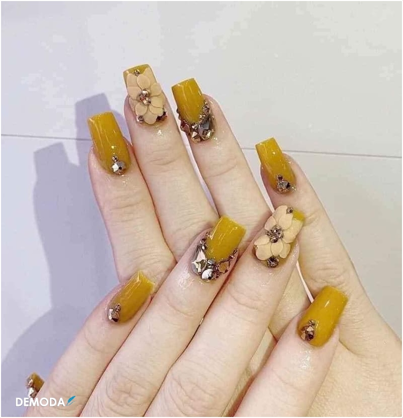 Tổng hợp những mẫu nail màu vàng sang chảnh rực rỡ  Ý tưởng móng Nail  swag Móng tay