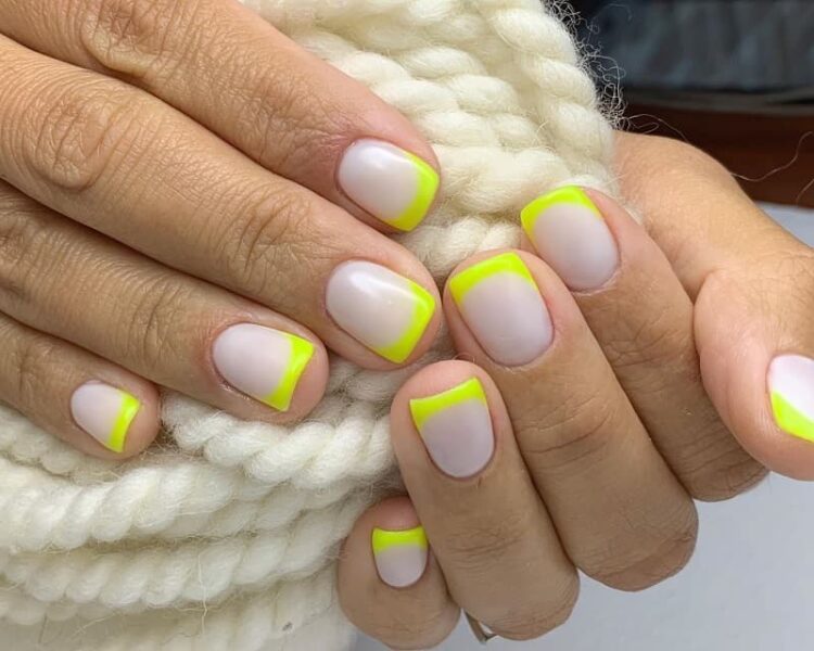 Mẫu nail móng ngắn xanh dạ quang