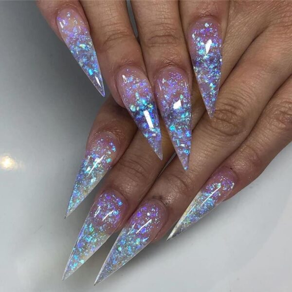 Mẫu nail móng nhọn đá xanh tiểu thư