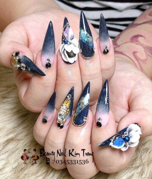 mẫu nail móng nhọn đính đá