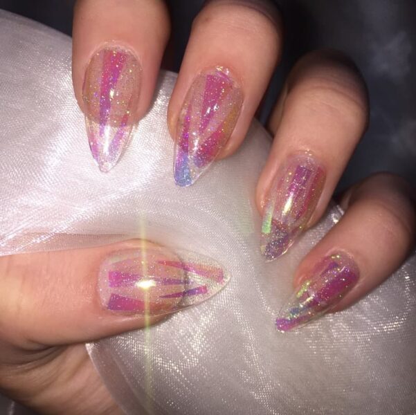 Mẫu nail móng nhọn nhũ hồng độc lạ