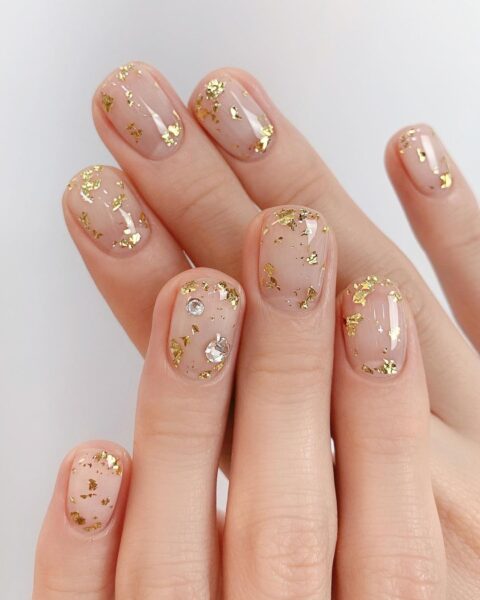 Mẫu nail ngày Tết phối nhũ