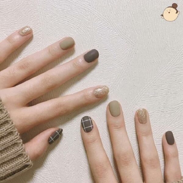 Mẫu nail nhám phối caro
