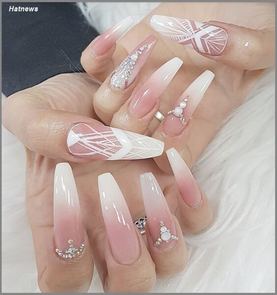 Mẫu nail Ombre trắng hồng