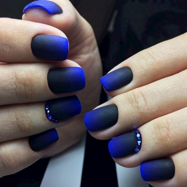 Mẫu nail Ombre xanh đen
