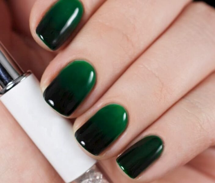 Mẫu nail Ombre xanh rêu
