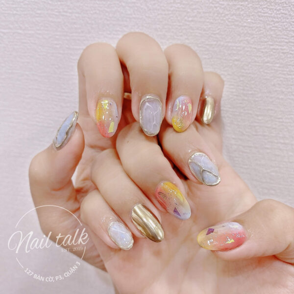 Mẫu nail sơn gel ombre nhiều màu