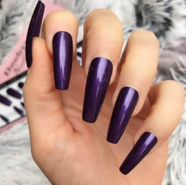 Mẫu nail tráng gương màu tím huyền bí