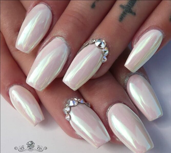 Mẫu nail tráng gương phối đá