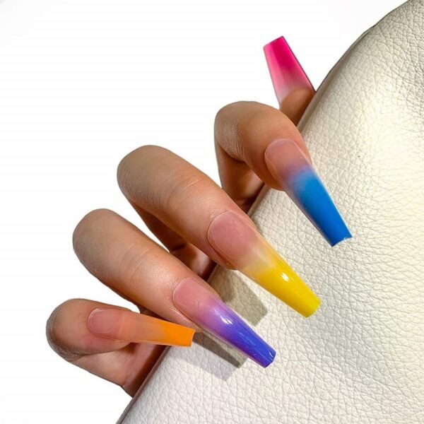 Mẫu nail trong suốt nhiều màu