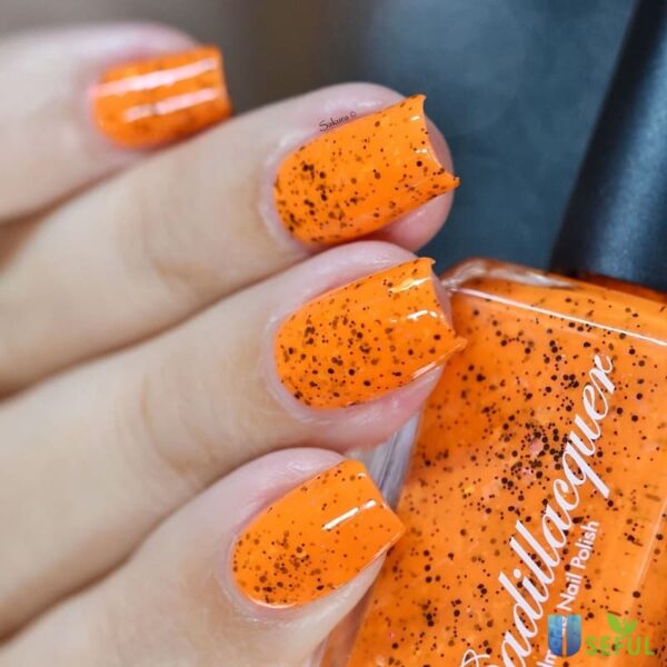 Mẫu nail trứng cút nền cam