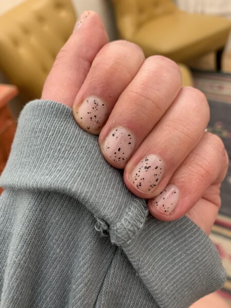 Mẫu nail trứng cút nền trong suốt