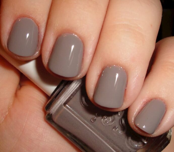 Mẫu nail xám pha nâu