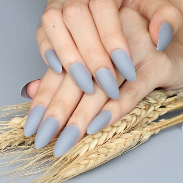 Mẫu nail xám sơn lì