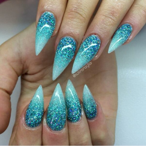 Nail ombre xanh ngọc phối nhũ