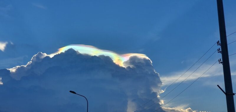 ảnh cầu vồng trong mây