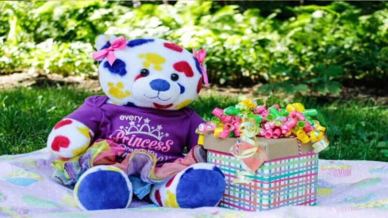 Ảnh gấu bông đẹp nhất - gấu bông bên hộp quà