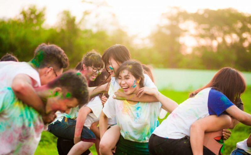 ảnh kỷ yếu trêu chọc nhau