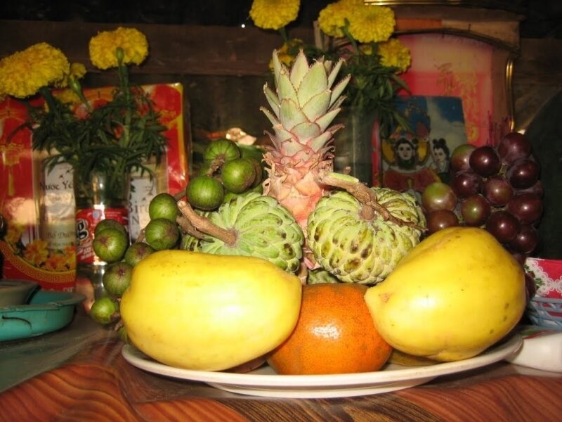 ảnh mâm ngũ quả có dứa đỏ