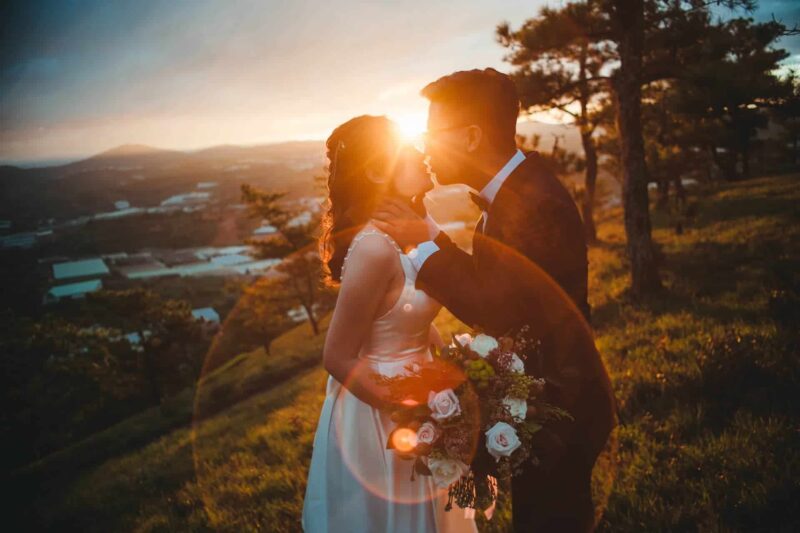 Ảnh mặt trời - chụp ảnh cưới dưới ánh bình minh