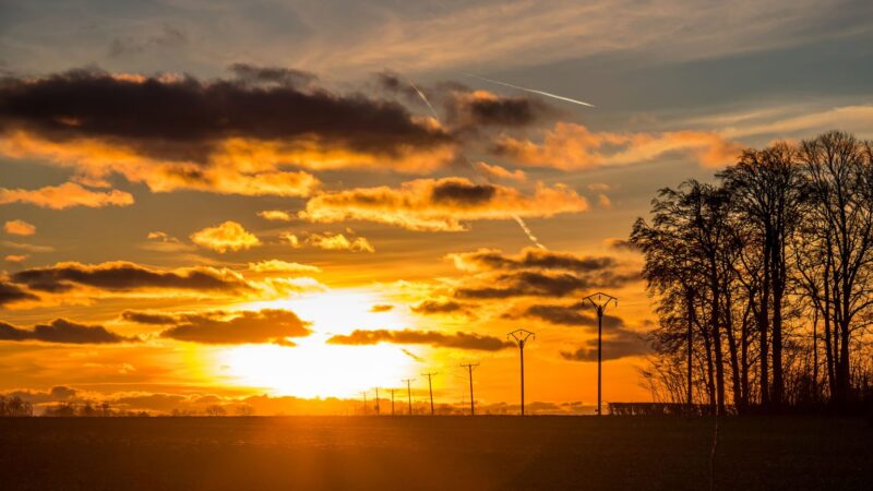 Ảnh mặt trời nơi cánh đồng vắng