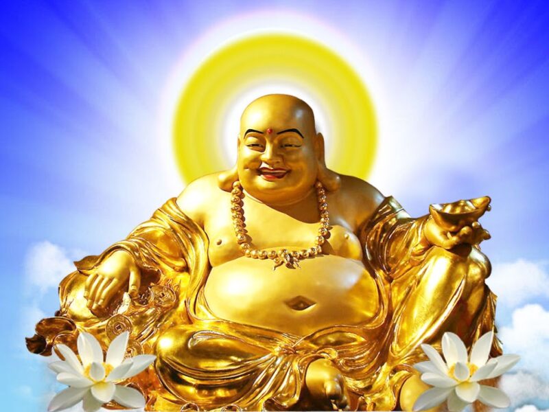 Tượng Phật Di Lặc dát vàng tỏa ánh hào quang