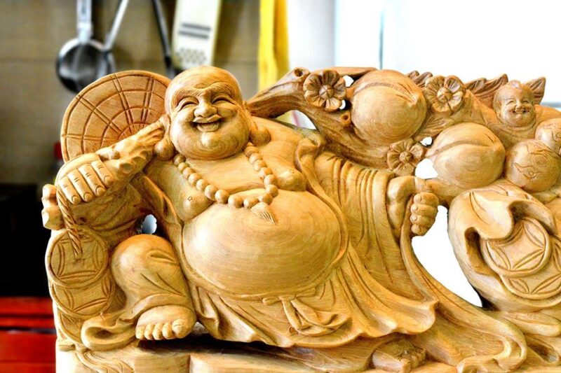 Bild des sitzenden Maitreya Buddha