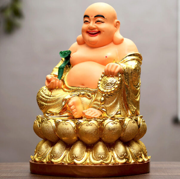 Maitreya Buddhas Bildnis einer goldenen Statue