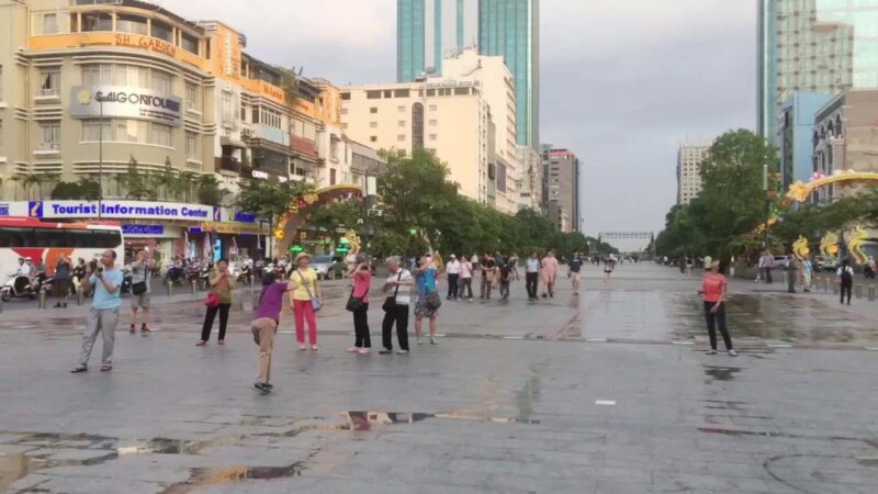 Ảnh Sài Gòn - phố đi bộ Nguyễn Huệ vào ban ngày