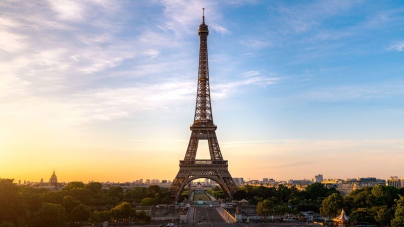 ảnh tháp Eiffel biểu tượng hùng vĩ