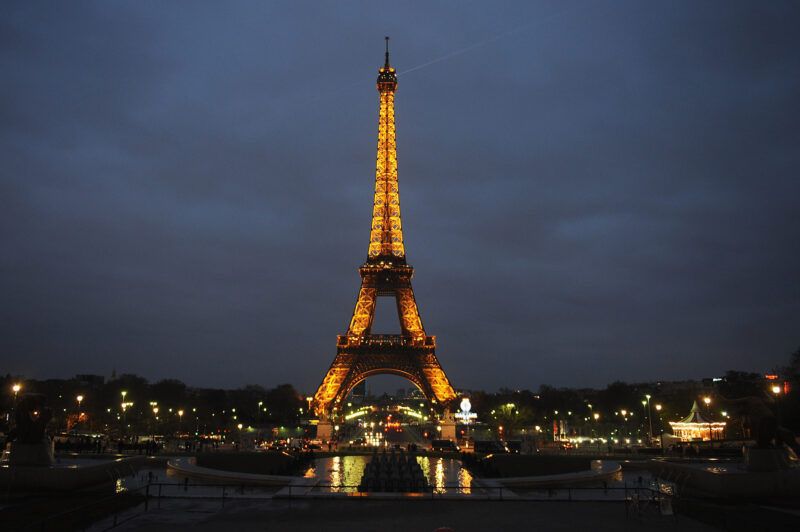 ảnh tháp Eiffel đầy huyền bí