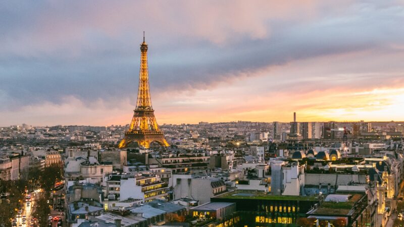 ảnh tháp Eiffel dưới hoàng hôn