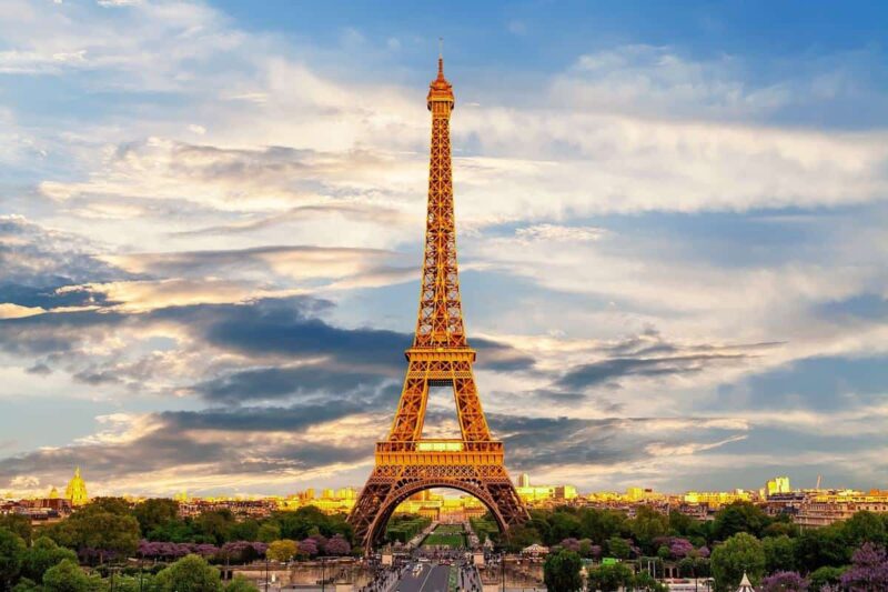 ảnh tháp Eiffel nhuộm rám nắng chiều