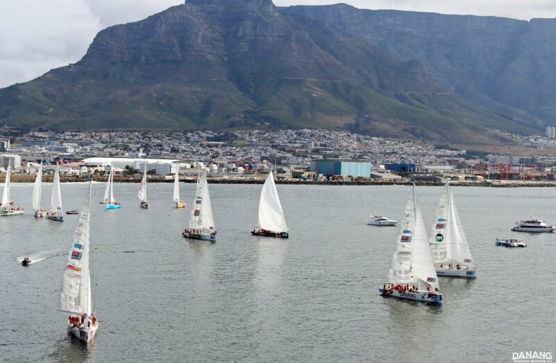 Ảnh thuyền buồm Đà Nẵng bắt đầu ra khơi