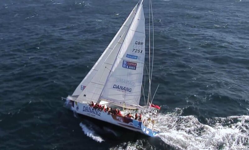 Ảnh thuyền buồm Đà Nẵng lướt sóng đi