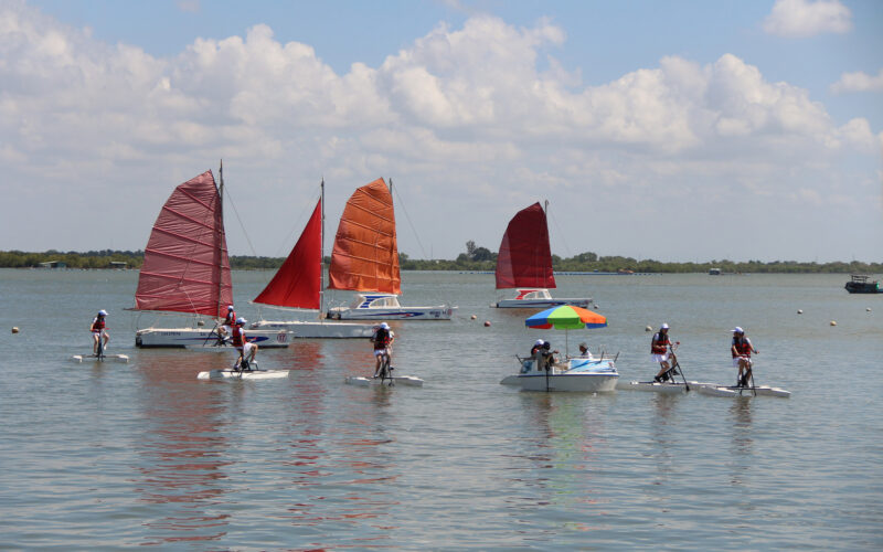 Ảnh thuyền buồn trên biển