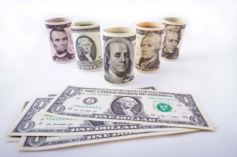 Ảnh tiền đô cuốn cọc