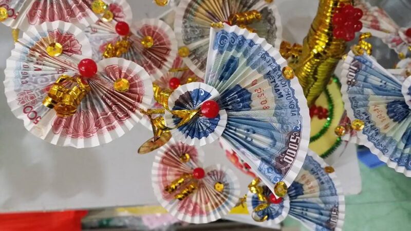Ảnh tiền lẻ xếp quạt