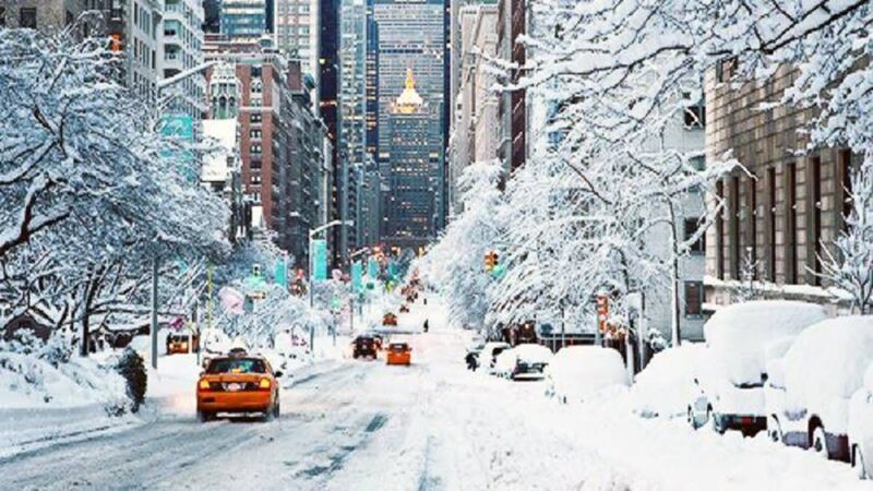 Hình ảnh tuyết làm gián đoạn giao thông